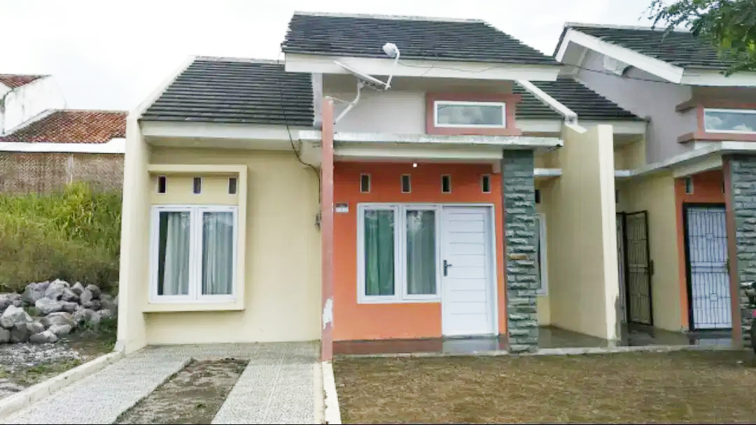 Rumah Dijual di Perumnas Griya Karangpawitan Garut Dekat RS Medina, Pasar Cimurah, SMKN 4 Garut, Stasiun Wanaraja